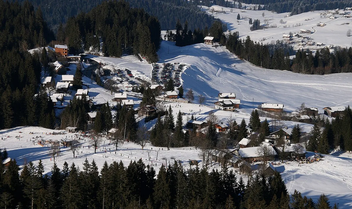 Ansicht von Bödele, Österreich. Keine Abbildung eines bestimmten Verleihgeschäfts.