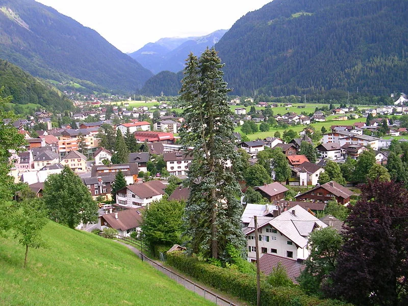 Ansicht von Schruns, Österreich. Allgemeine Darstellung des Orts oder Gebiets; kein Nachweis für die Lage eines einzelnen Katalogsektors oder Verleihgeschäfts.