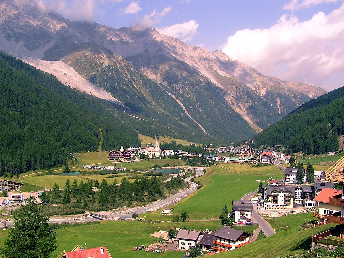 Ansicht von Sulden, Italien. Allgemeine Darstellung des Orts oder Gebiets; kein Nachweis für die Lage eines einzelnen Katalogsektors oder Verleihgeschäfts.